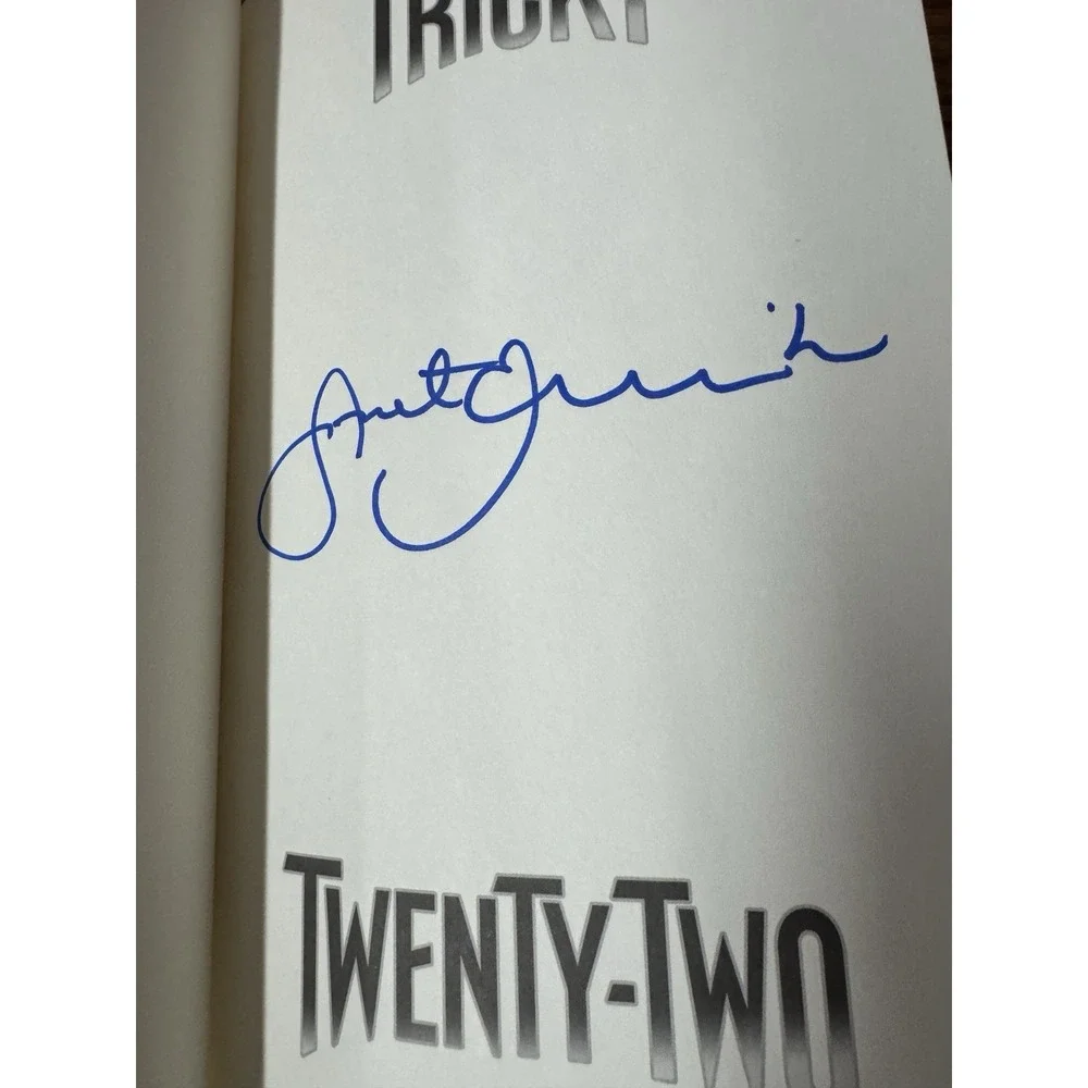 Tricky Twenty-Two by Janet Evanovich (2015 HCDJ) Autographed Signed Copy 1st‎ Ed